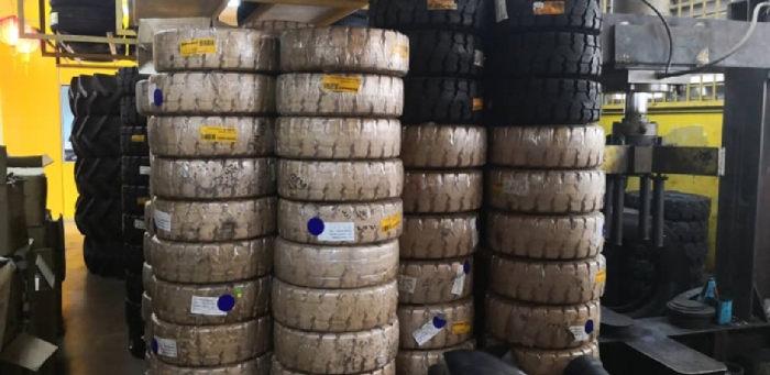 SOLID TYRE / RIM